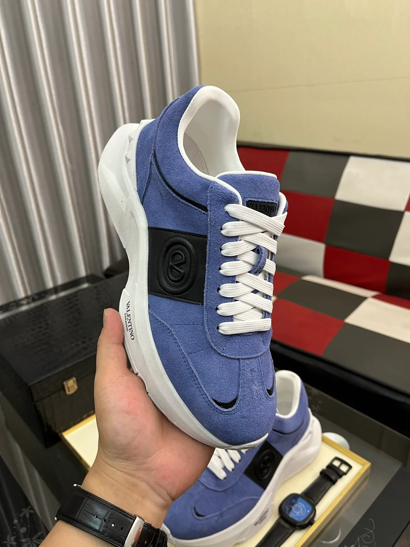 Men's shoes 💰480⌚️⌚️ VALENTINO Valentino's 2024 ss spring and summer new hot casual sports shoes, imported elastic fabric upper ➕The heel is Warren's exclusive rivet shape. The whole is very representative, the combined outsole is really easy to wear and very comfortable on the foot ~ Comes with **4 cm, classic, comfortable and versatile! Size: 38-442️⃣Colors available